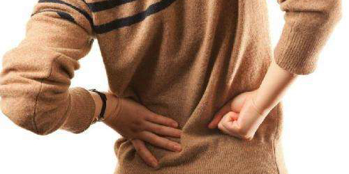 强直性脊柱炎的治疗 关键在于日常护理