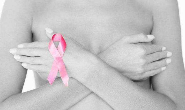 阿尔及利亚乳腺癌幸存者被认为是“半个女人”